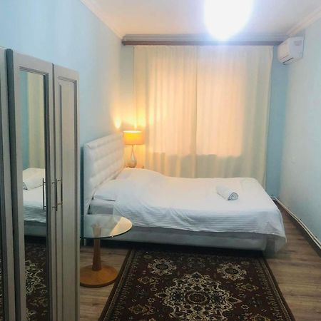 Center Hostel And Tours Ереван Экстерьер фото