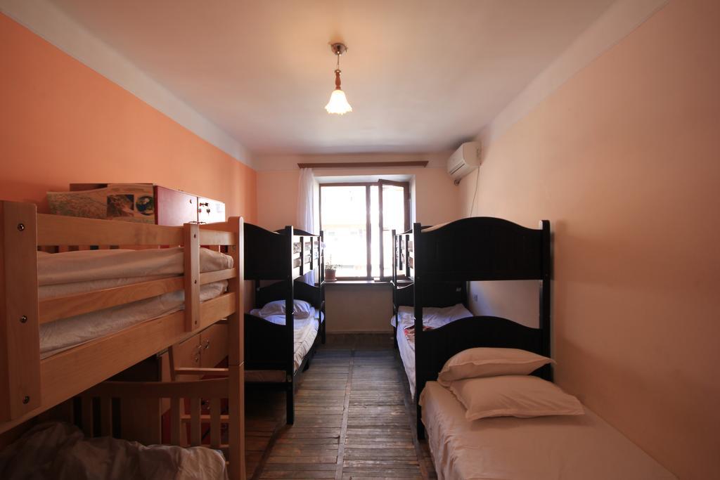 Center Hostel And Tours Ереван Номер фото