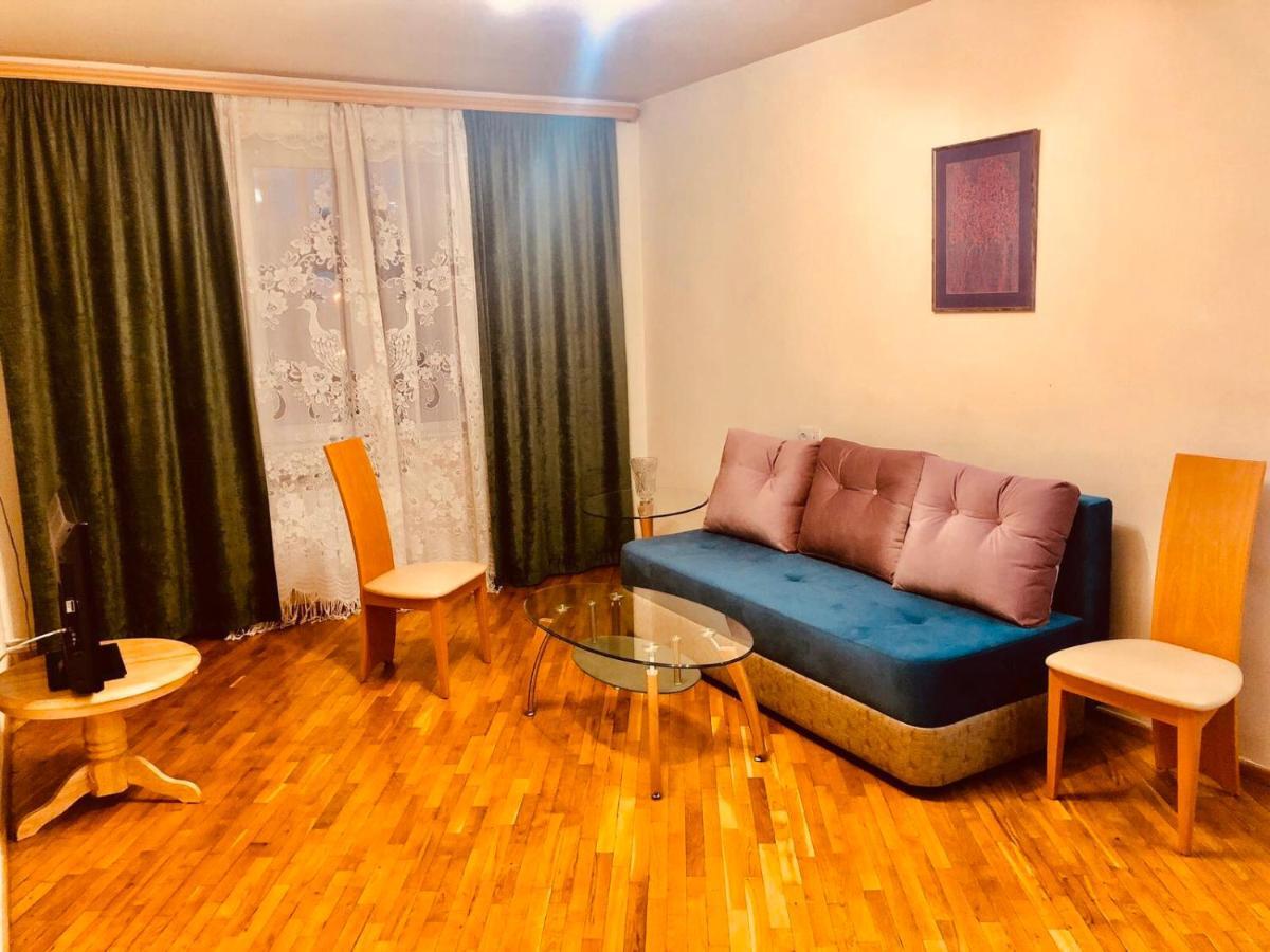 Center Hostel And Tours Ереван Экстерьер фото